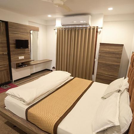 Hotel Shertown Ahmedabad Eksteriør bilde