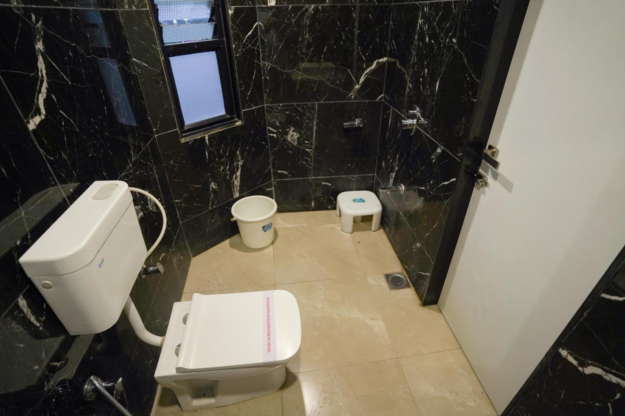 Hotel Shertown Ahmedabad Eksteriør bilde