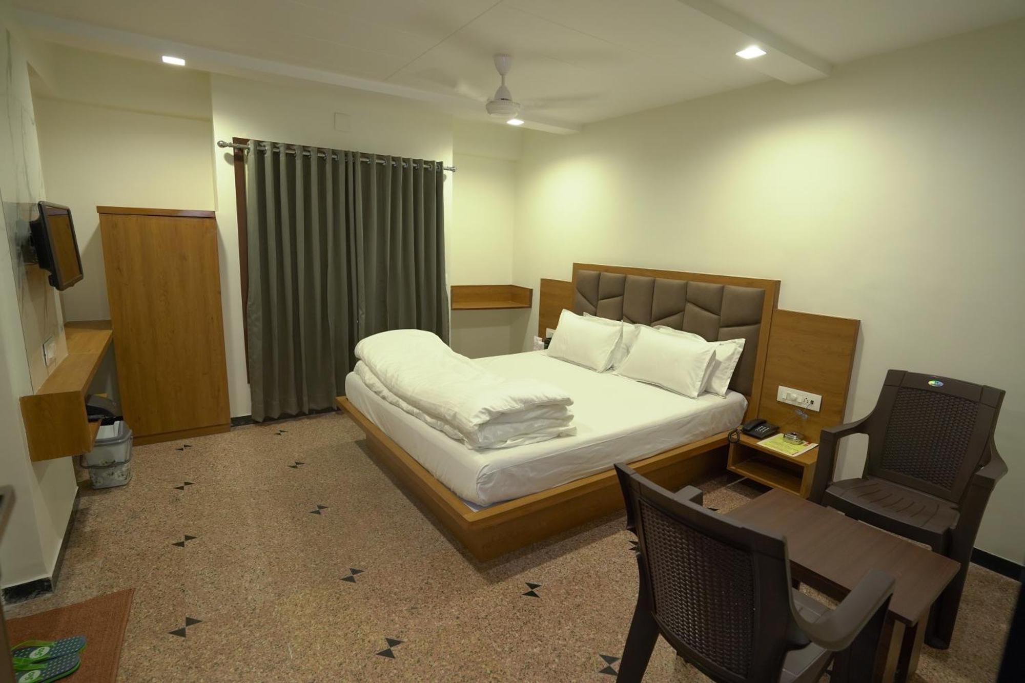 Hotel Shertown Ahmedabad Eksteriør bilde