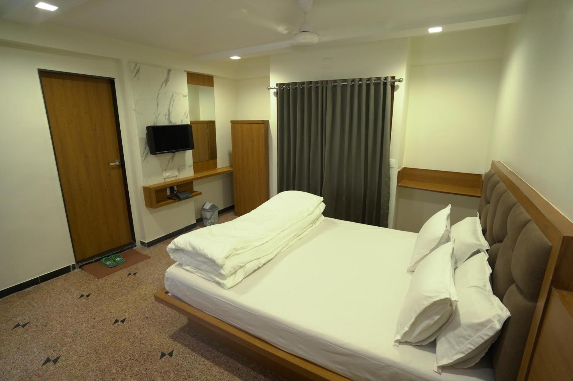 Hotel Shertown Ahmedabad Eksteriør bilde