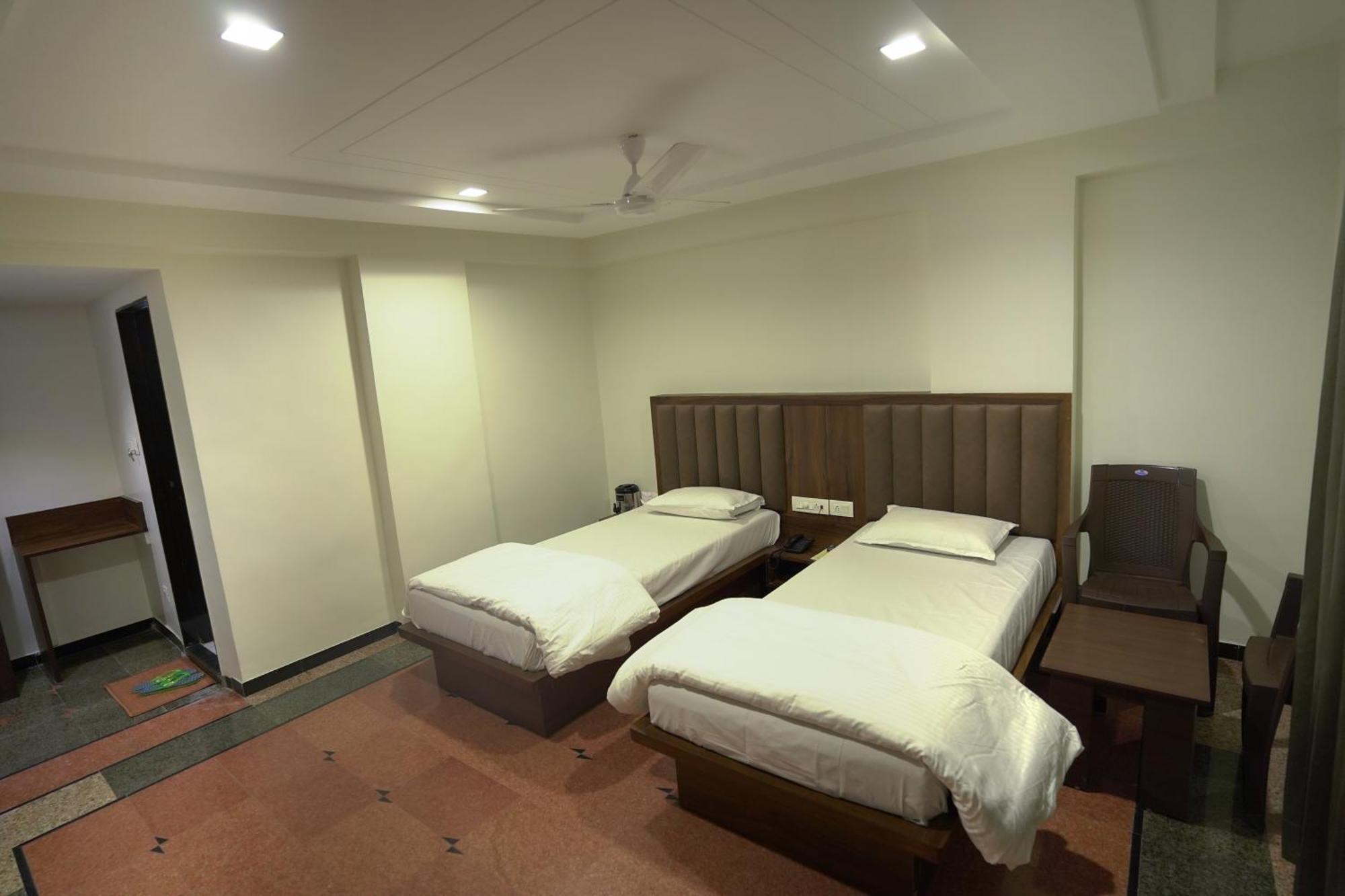 Hotel Shertown Ahmedabad Eksteriør bilde