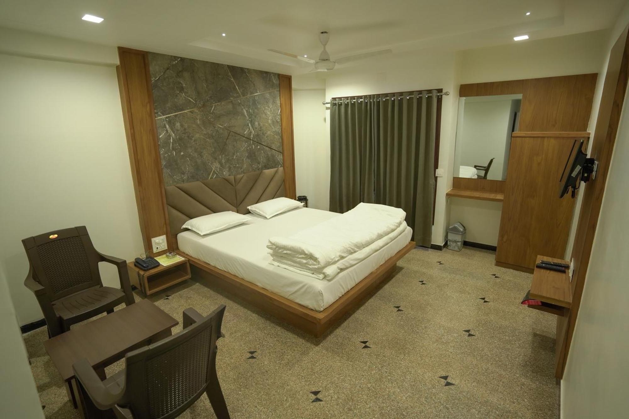 Hotel Shertown Ahmedabad Eksteriør bilde
