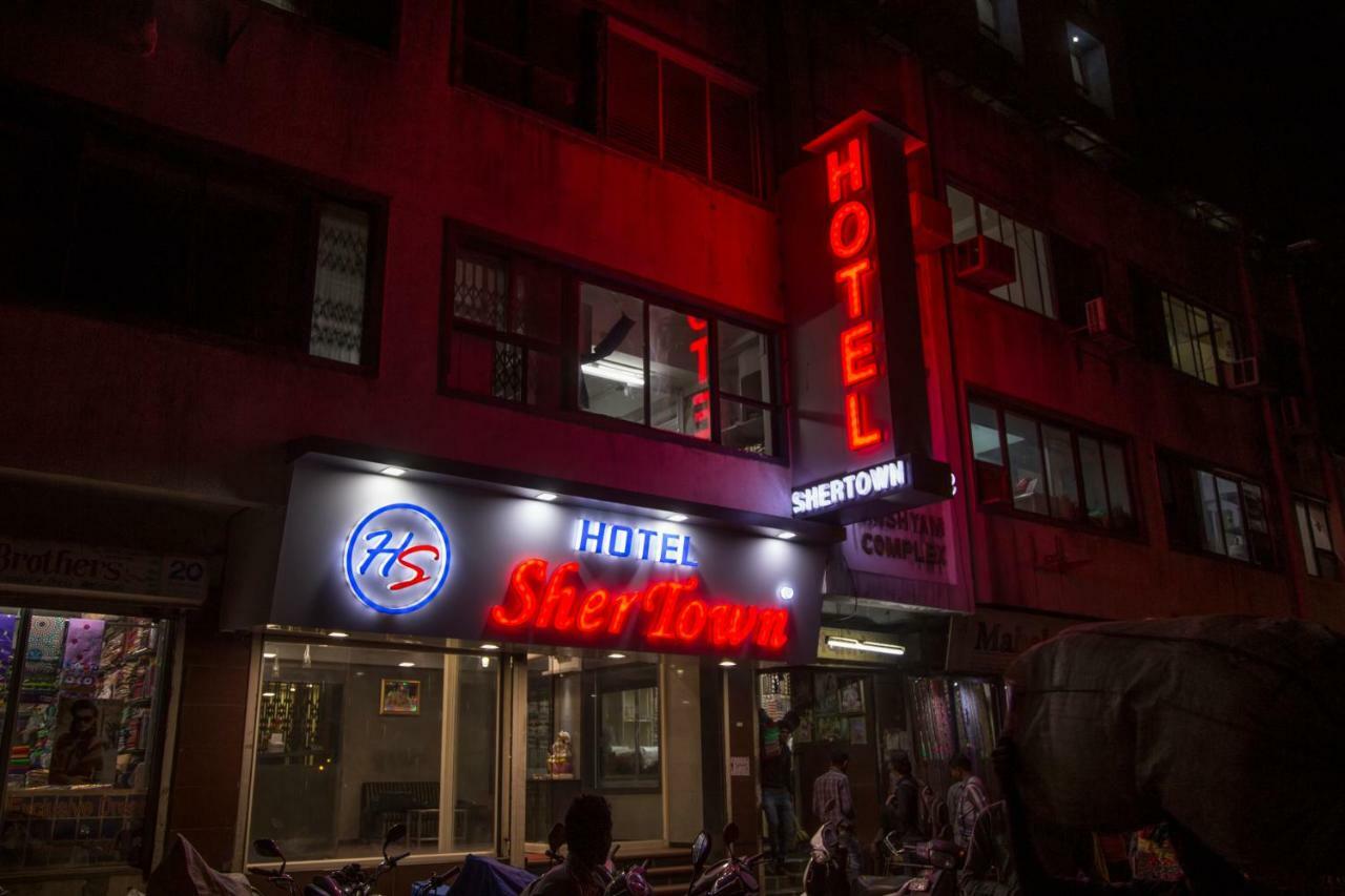 Hotel Shertown Ahmedabad Eksteriør bilde